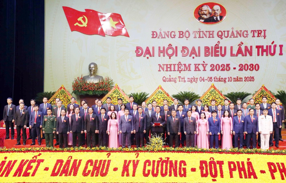 Ban Chấp hành Đảng bộ tỉnh Quảng Trị khóa I, nhiệm kỳ 2025-2030 ra mắt nhận nhiệm vụ.