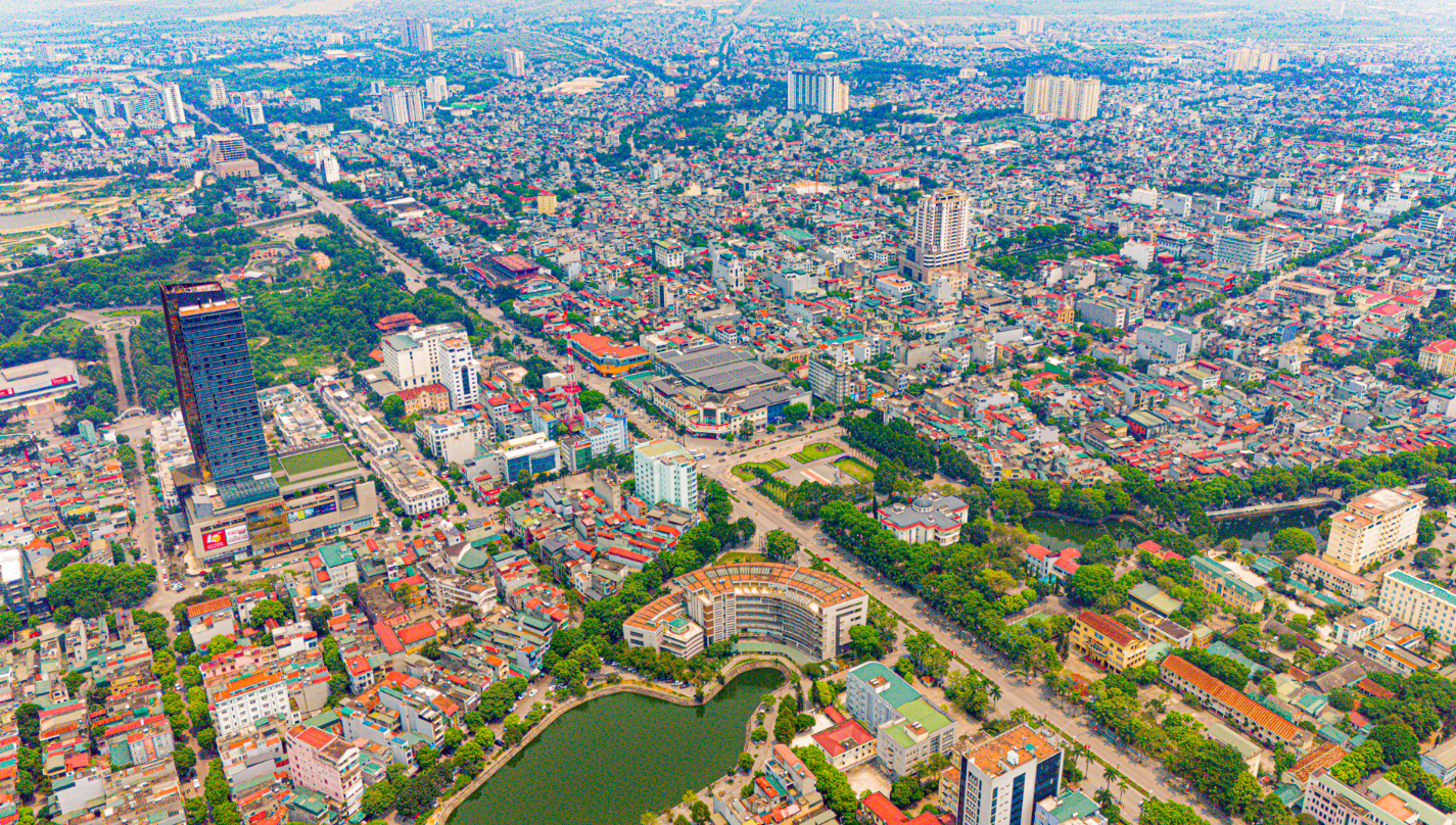 Giai đoạn 2021-2025, tốc độ tăng trưởng GRDP bình quân của Thanh Hóa ước đạt 10,24%, đứng thứ 4 cả nước và đứng thứ 3 trong nhóm 10 tỉnh, thành phố có quy mô kinh tế lớn nhất