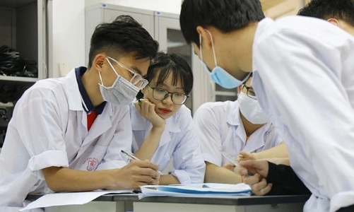Bộ Y tế trả lời cử tri về chính sách miễn, giảm học phí cho sinh viên ngành y