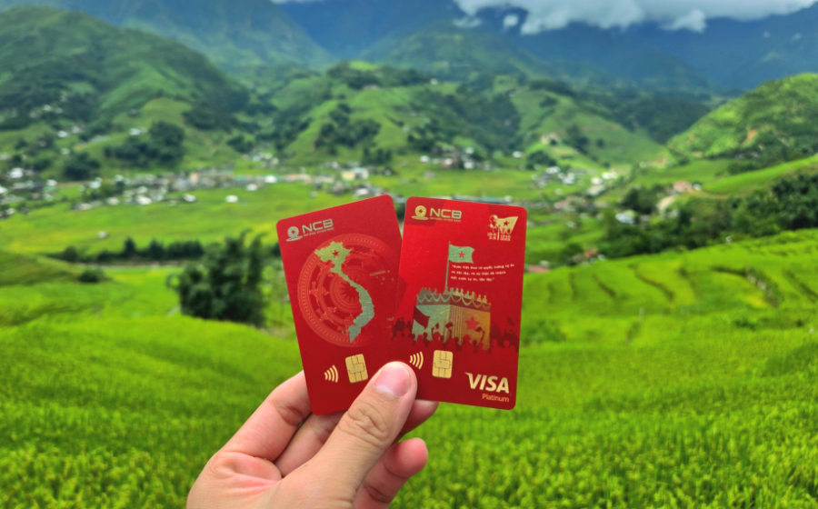 Thẻ Visa Tự Hào gồm 2 phiên bản đặc biệt.