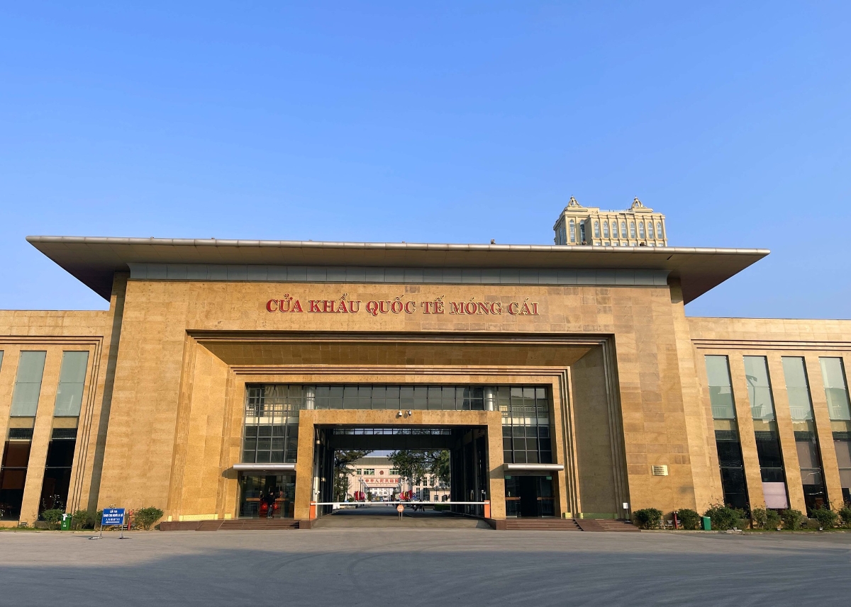 Nhiều lô hàng vi phạm bị lực lượng Hải quan phát hiện, kiểm tra tại cửa khẩu quốc tế Móng Cái (Quảng Ninh).