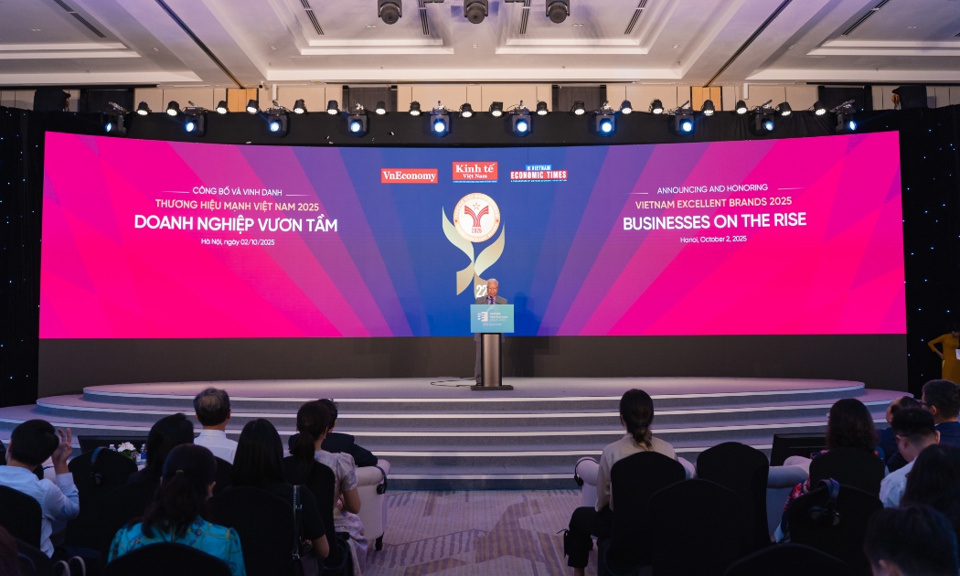 Ông Đào Quang Bính, Phó Chủ tịch Hội đồng Biên tập Tạp chí Kinh tế Việt Nam – VnEconomy, phát biểu khai mạc chương trình Thương hiệu Mạnh Việt Nam 2025. 