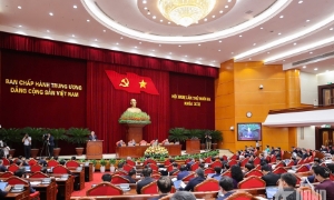Thông cáo báo chí về ngày làm việc thứ nhất Hội nghị Trung ương 13