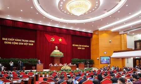 Thông cáo báo chí về ngày làm việc thứ nhất Hội nghị Trung ương 13