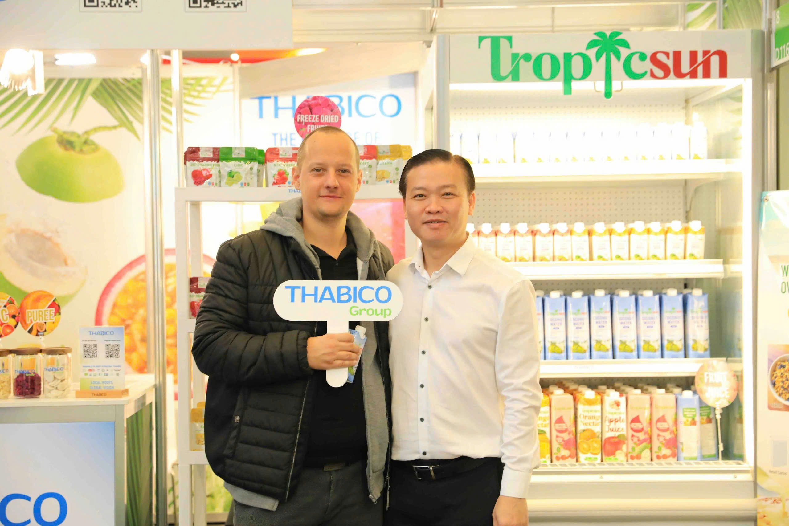 A vibrant display of Vietnam’s finest agricultural products. 