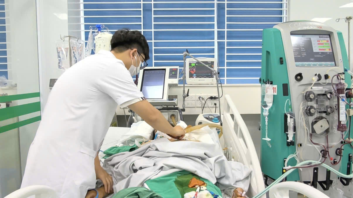 Nữ công nhân da giày Hải Phòng nguy kịch vì căn bệnh hay gặp mùa mưa bão.