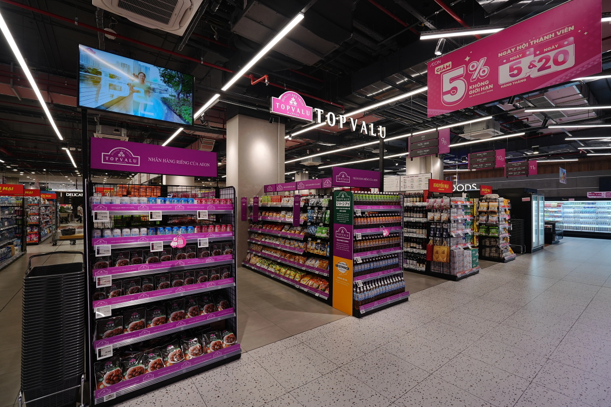 Tại các siêu thị hiện đại, phần lớn diện tích kệ hàng được dành cho hàng Việt Nam chất lượng cao