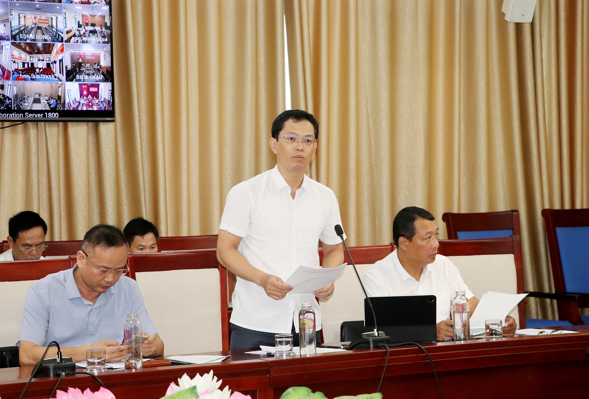 Giám đốc Sở Tài chính Nghệ An Trịnh Thanh Hải báo cáo kết quả giải ngân vốn đầu tư công của toàn tỉnh đến ngày 30/9/2025