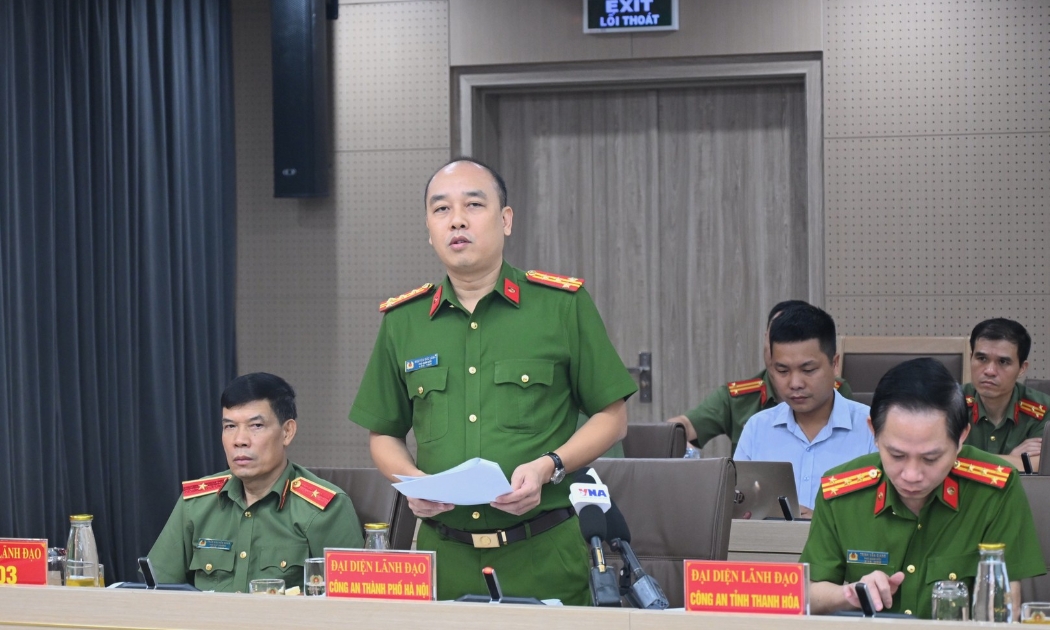 Đại tá Nguyễn Đức Long, Phó Giám đốc Công an TP Hà Nội phát biểu tại buổi họp báo. Ảnh: Cổng thông tin điện tử Bộ Công an.