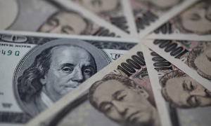 Đồng yên Nhật tụt giá chóng mặt vì mối lo Abenomics trở lại