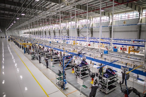 Chất lượng điện năng ngày nay đang trở thành một trong những yếu tố sống còn đối với hoạt động sản xuất, đặc biệt là trong các ngành công nghệ cao như điện tử và bán dẫn. Ảnh minh họa