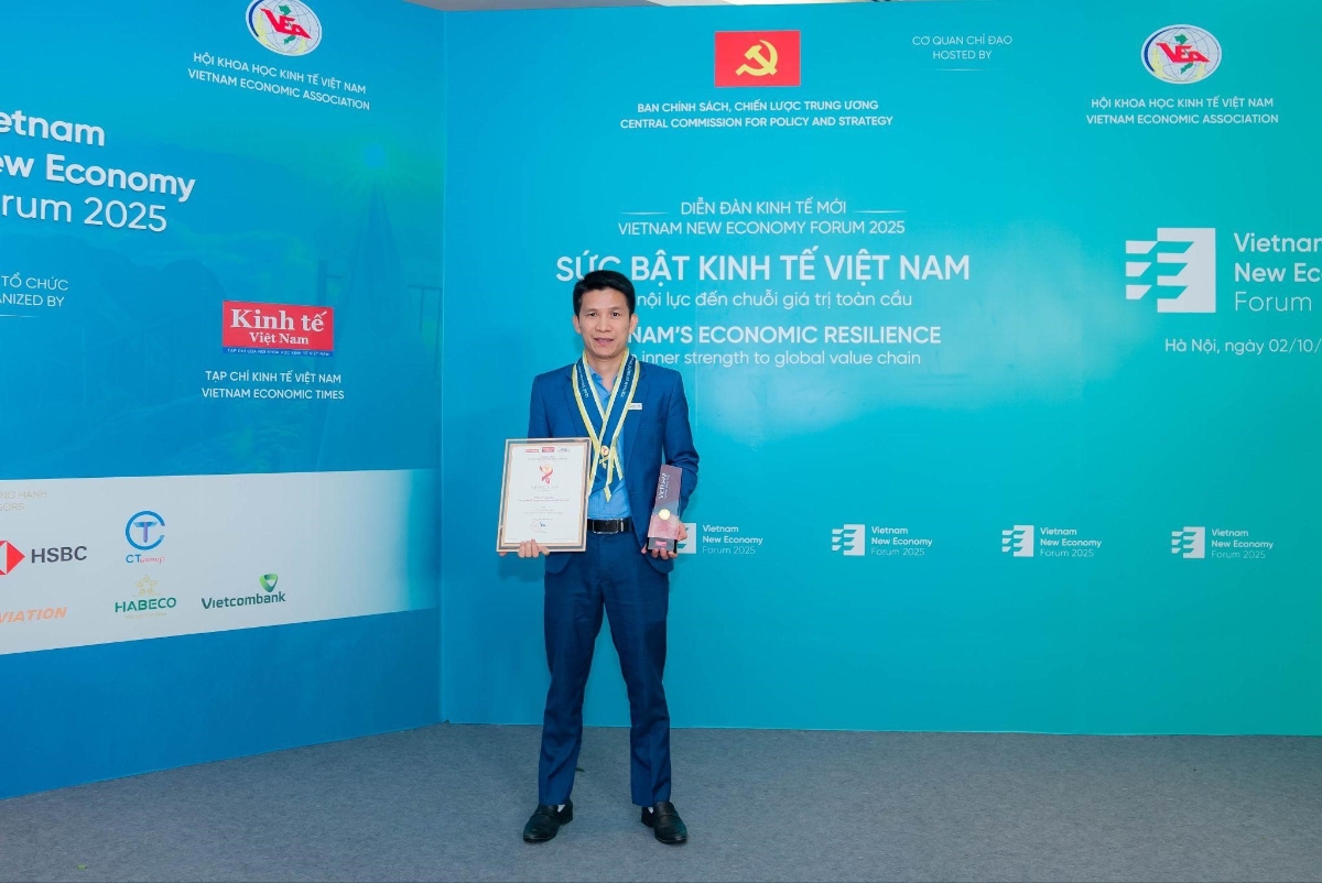 Danh hiệu ghi nhận hành trình phát triển bền vững của Intech Group.