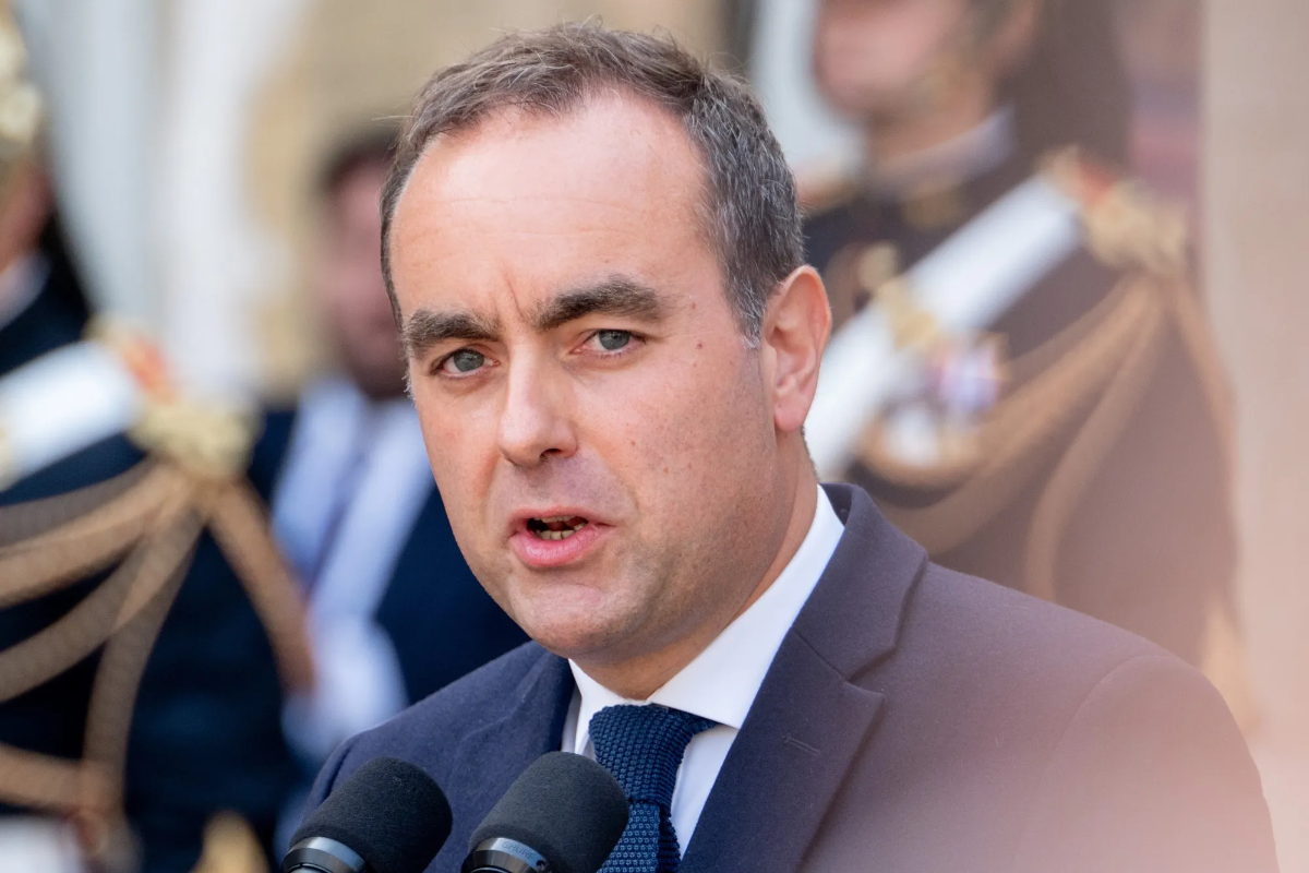 Ông Sebastian Lecornu, người vừa từ chức Thủ tướng Pháp - Ảnh: Bloomberg.