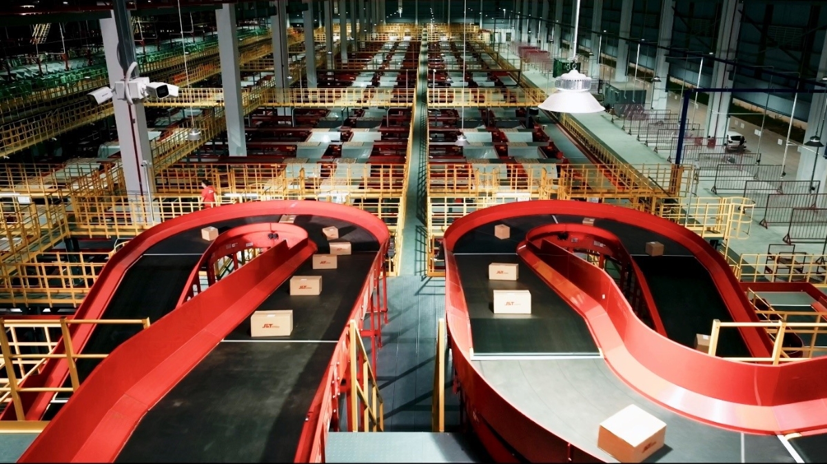 J&T Express không ngừng nỗ lực đổi mới công nghệ, mang đến cho khách hàng những trải nghiệm giao - nhận tốt nhất.