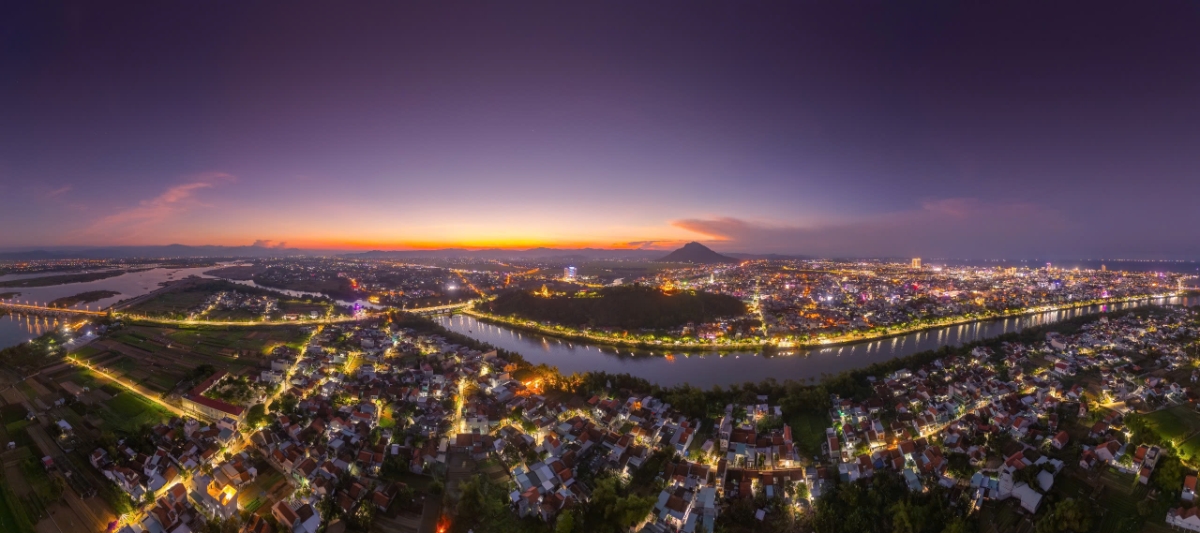 Phường Bình Kiến thuộc khu vực duyên hải Nam Trung Bộ với tuyến đường Độc Lập đắt giá trở thành điểm nóng phát triển resort, khách sạn. L'Aurora Phu Yen: Biểu tượng nghỉ dưỡng quốc tế. Ảnh: Adobe Stock.