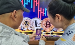 Các nhà đầu tư sẽ quan tâm đến hai yếu tố chính, bao gồm vấn đề pháp lý và hệ thống giao dịch, đặc biệt là phí giao dịch, thanh khoản... Ảnh minh họa