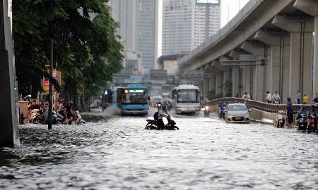 Hà Nội vận hành loạt trạm bơm lớn để chống ngập cho nhiều khu dân cư