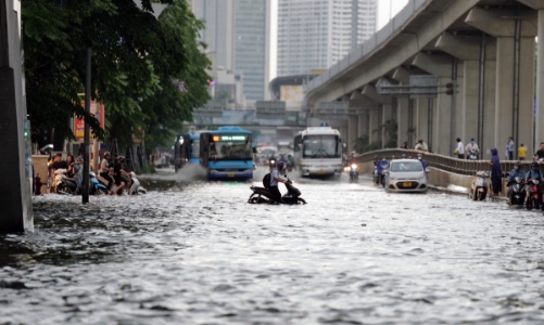 Hà Nội vận hành loạt trạm bơm lớn để chống ngập cho nhiều khu dân cư