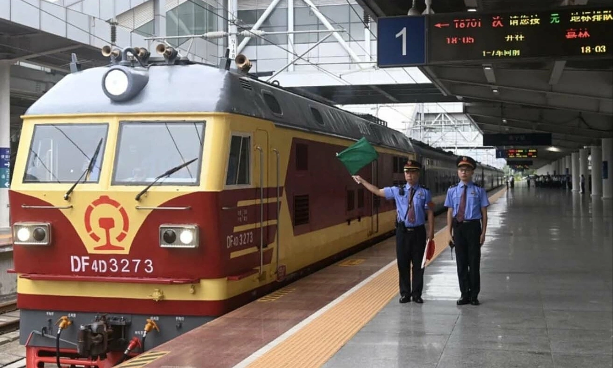 Tàu khách liên vận Gia Lâm - Nam Ninh cũng ngừng chạy trong 2 ngày 7 - 8/10.