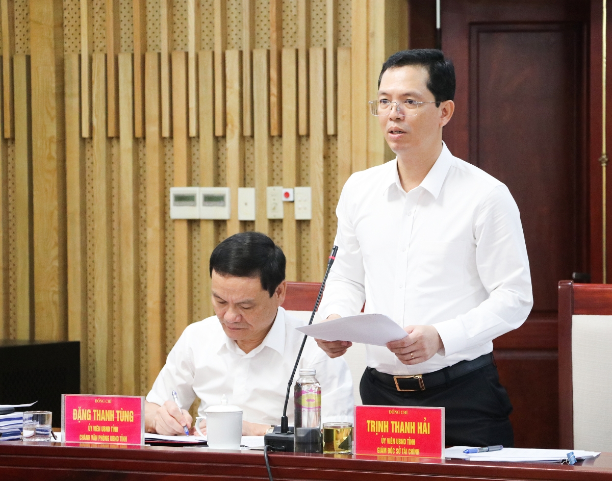 Giám đốc Sở Tài chính Nghệ An Trịnh Thanh Hải báo cáo tình hình kinh tế - xã hội 9 tháng năm 2025