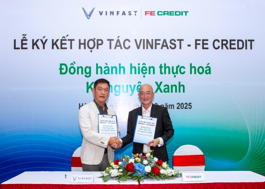 FE CREDIT bắt tay VinFast mang đến ưu đãi đặc biệt cho khách hàng mua xe máy điện trả góp.