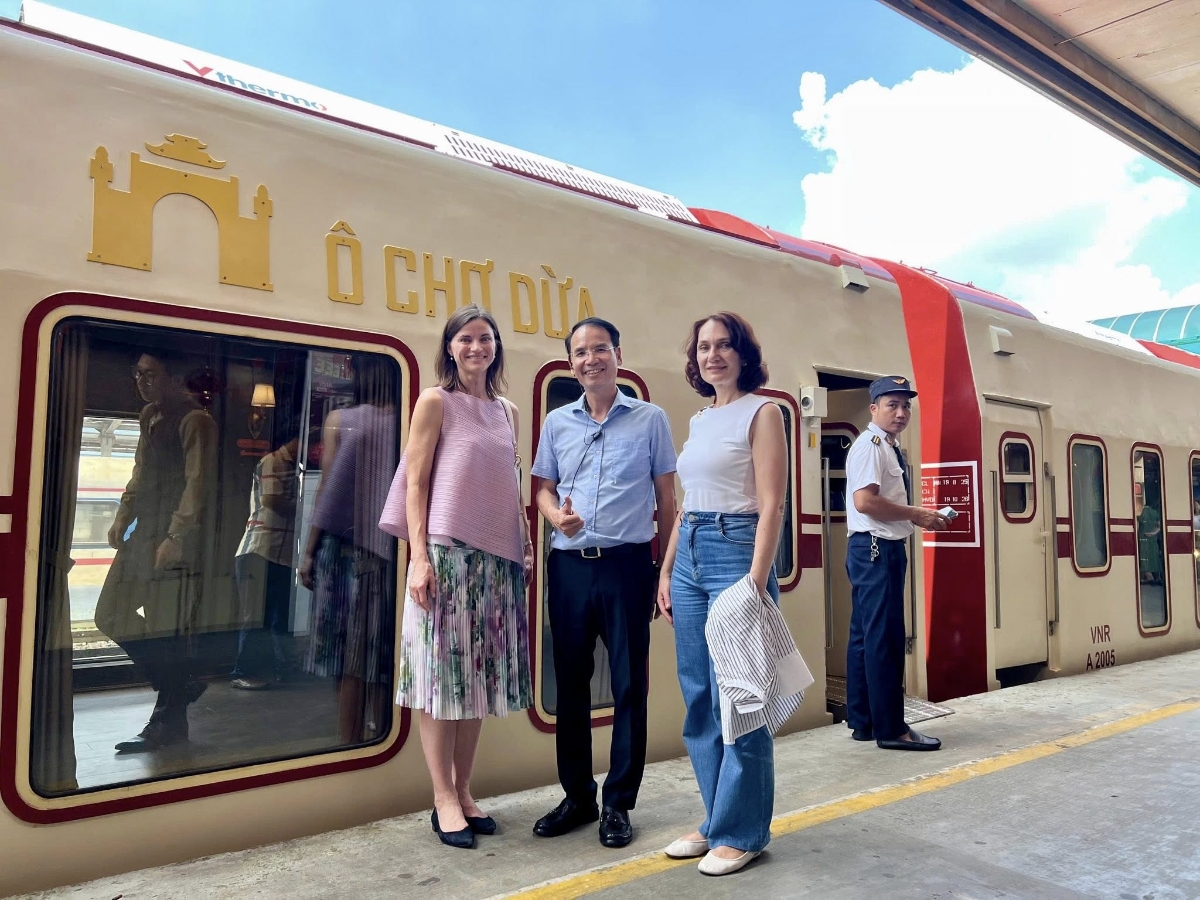 Hai chuyến tàu du lịch The Hanoi Train ngày 6/10 cũng bị hủy bởi lý do tương tự.