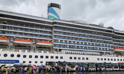 Tàu biển Adora Mediterranea ghé thăm Đà Nẵng