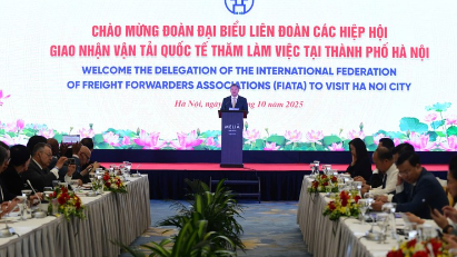 Hanoi boost logistics cooperation with FIATA 
