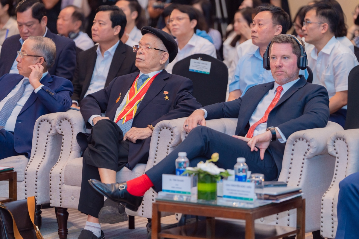 Diễn đàn VNEF 2025 nhận được nhiều sự quan tâm và tham dự của đông đảo các lãnh đạo Bộ, Ban, ngành, các chuyên gia kinh tế và lãnh đạo các doanh nghiệp.