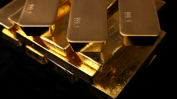 Giá vàng hướng mốc 4.000 USD/oz do bất ổn toàn cầu tăng, SPDR Gold Trust bán nhẹ