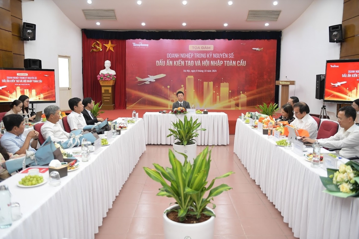 Toàn cảnh tọa đàm “Doanh nghiệp trong kỷ nguyên số: Dấu ấn kiến tạo và hội nhập toàn cầu” diễn ra chiều ngày 8/10.