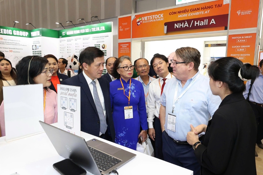 Ưsng dụng khoa học công nghệ và chuyển đổi số được xem là chìa khóa thúc đẩy phát triển bền vững, giúp ngành chăn nuôi Việt Nam nâng cao năng suất, chất lượng và khả năng cạnh tranh