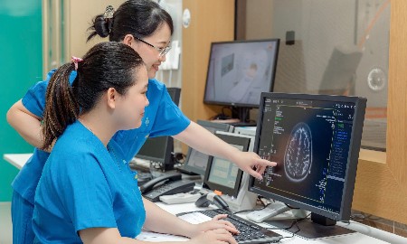 Đề xuất tăng hàng loạt mức phụ cấp đặc thù cho nhân viên y tế