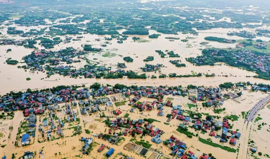 Người dân Thái Nguyên chưa bao giờ phải đối mặt với nước lũ dâng cao như đêm 7/10. Đỉnh lũ trên nhiều tuyến sông đã vượt qua mức kỷ lục do cơn hoàn lưu bão Yagi thiết lập năm ngoái...