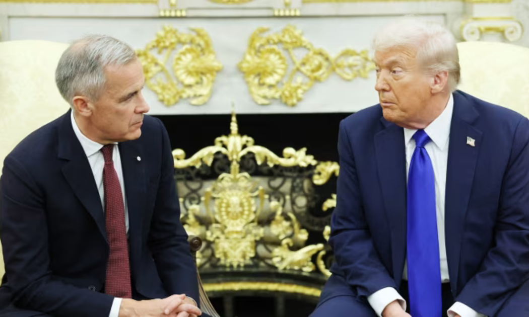 Tổng thống Mỹ Donald Trump và Thủ tướng Canada Mark Carney tại Nhà Trắng ngày 7/10/2025 - Ảnh: Getty Images