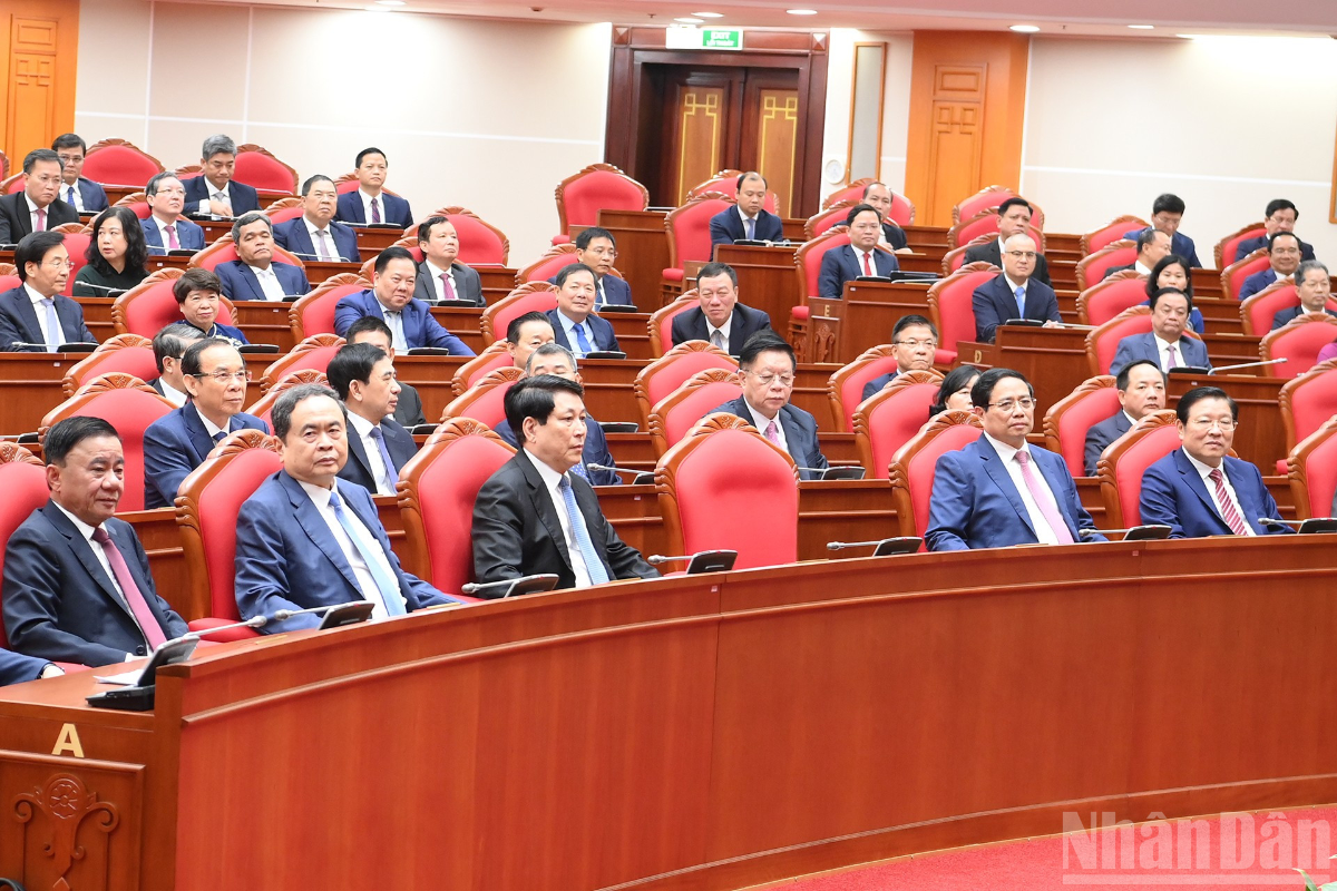 Các đồng chí lãnh đạo Đảng, Nhà nước và các đại biểu tham dự phiên bế mạc hội nghị. Ảnh: Nhân Dân