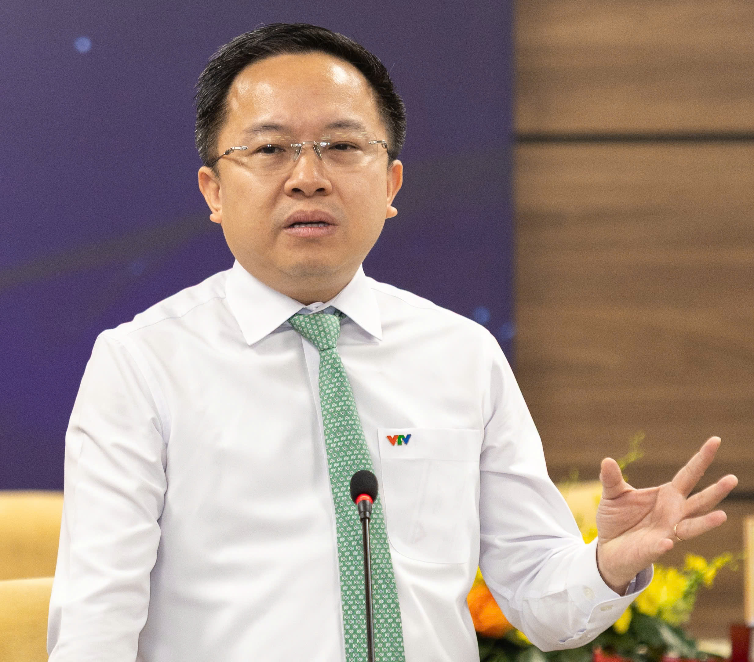 Ông Từ Lương, Giám đốc Trung tâm Truyền hình Việt Nam tại TP. Hồ Chí Minh (VTV9) .