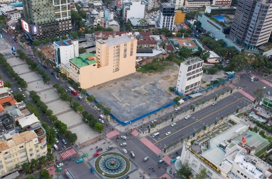 Bãi đất - nơi từng là Thương xá Tax, đã bị tháo dỡ và bỏ trống hơn 10 năm nay. Ảnh internet