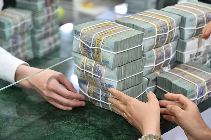 Khẩn trương hỗ trợ khách hàng vay vốn bị ảnh hưởng bão số 10