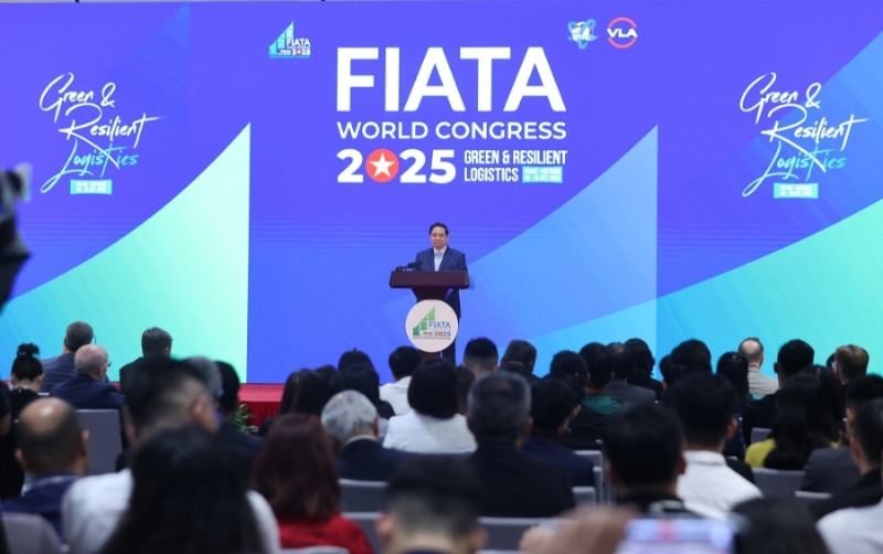 Vietnam aims to become regional logistics hub: PM