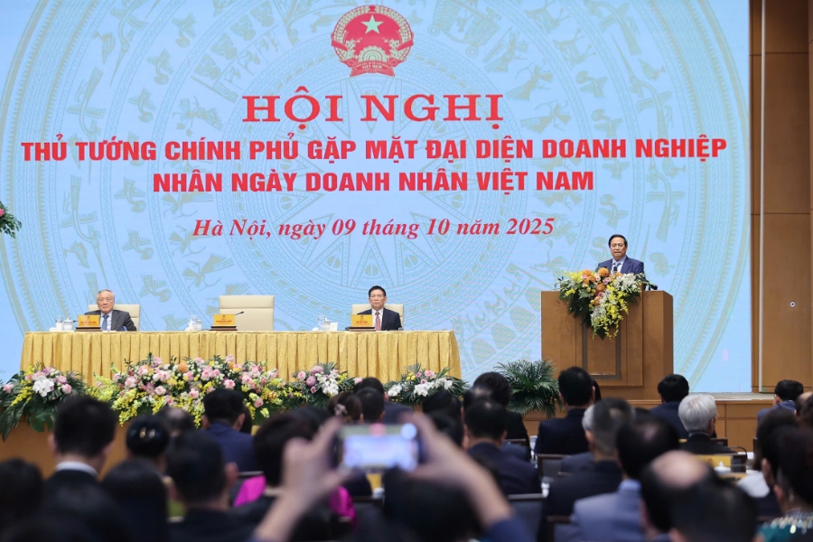 Toàn cảnh Hội nghị Thủ tướng Chính phủ gặp mặt đại diện doanh nghiệp nhân Ngày Doanh nhân Việt Nam