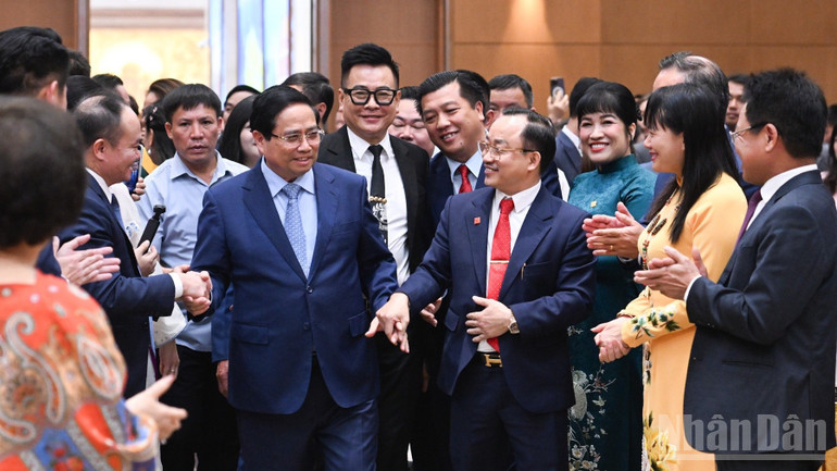 Thủ tướng Phạm Minh Chính tới dự Hội nghị gặp mặt đại diện doanh nghiệp. Ảnh: Nhân Dân