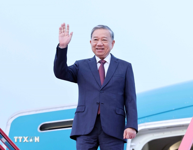 Tổng Bí thư Tô Lâm đến Bình Nhưỡng, bắt đầu thăm cấp Nhà nước tới Triều Tiên và dự Lễ kỷ niệm 80 năm thành lập Đảng Lao động Triều Tiên. Ảnh: TTXVN.