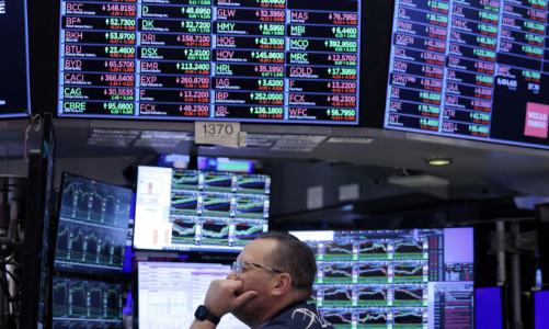 Chứng khoán Mỹ lại lập kỷ lục, giá dầu tăng hơn 1%