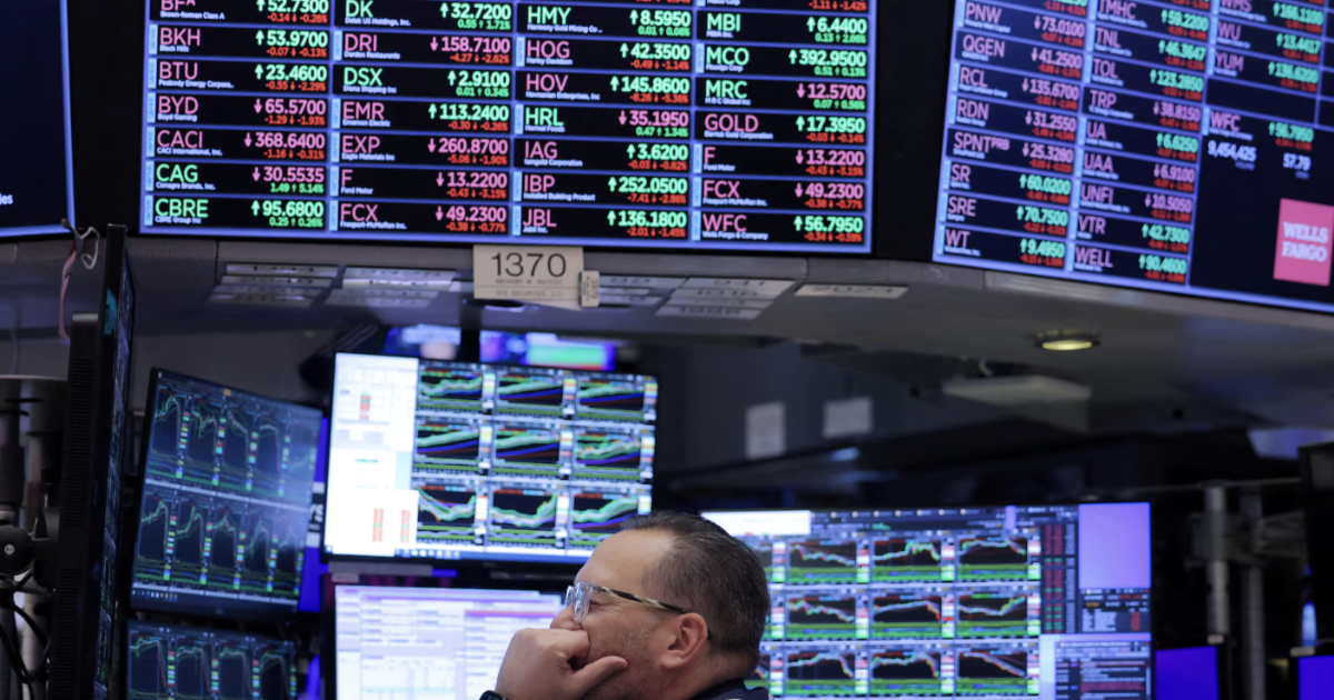 Chứng khoán Mỹ lại lập kỷ lục, giá dầu tăng hơn 1%