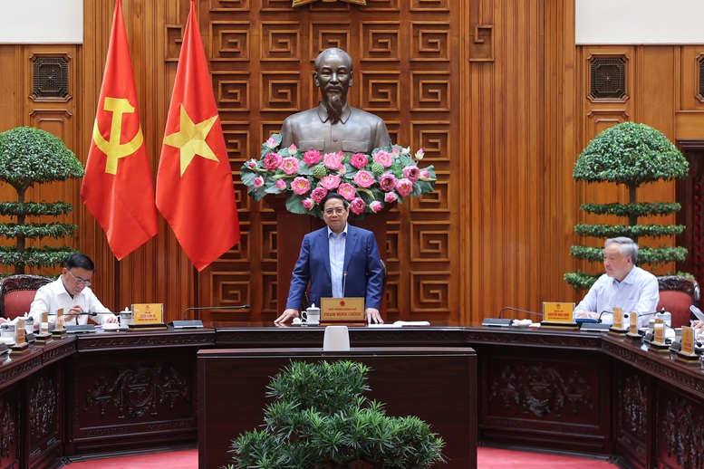 Thủ tướng Chính phủ Phạm Minh Chính chủ trì cuộc họp của Thường trực Chính phủ về công tác khắc phục hậu quả thiên tai, đặc biệt là bão số 11 và mưa lũ sau bão. Ảnh: VGP