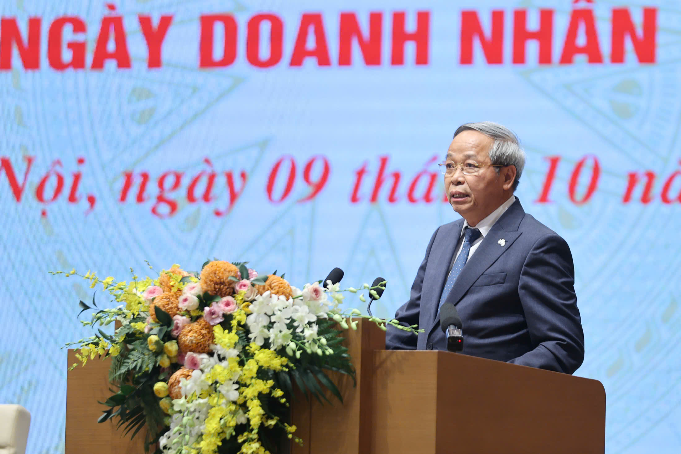 Chủ tịch CMC Nguyễn Trung Chính phát biểu tại Hội nghị Thủ tướng Chính phủ gặp mặt đại diện doanh nghiệp nhân Ngày Doanh nhân Việt Nam