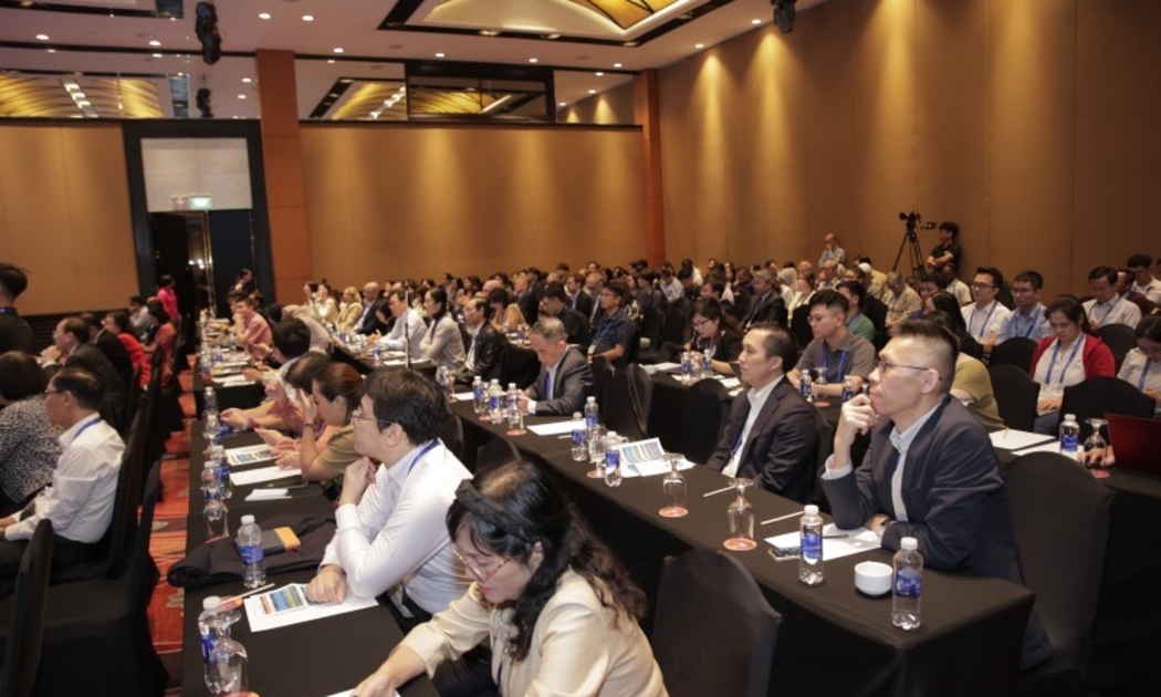 Các chuyên gia, nhà khoa học tham gia Hội nghị Ung thư phổi Châu Á 2025. 