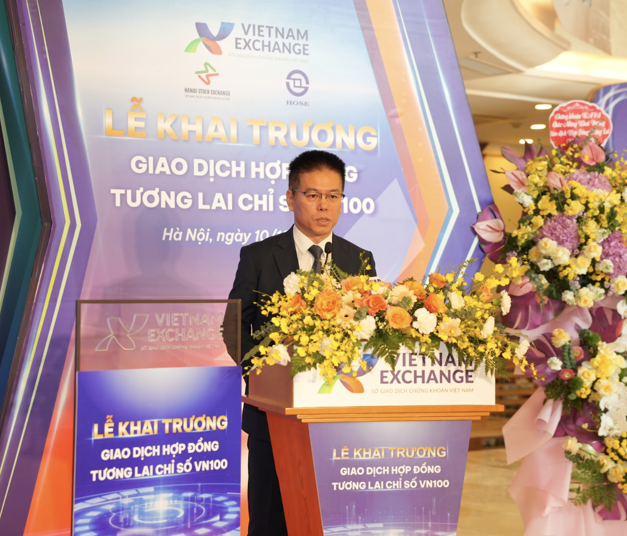 Ông Lê Xuân Hải, Tổng Giám đốc Sở Giao dịch Chứng khoán Việt Nam, phát biểu tại Lễ khai trương giao dịch Hợp đồng tương lai chỉ số VN100.