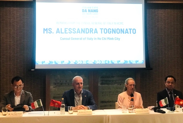 Đại diện các cơ quan, đơn vị chủ trì họp báo. Ảnh Ngô Anh Văn